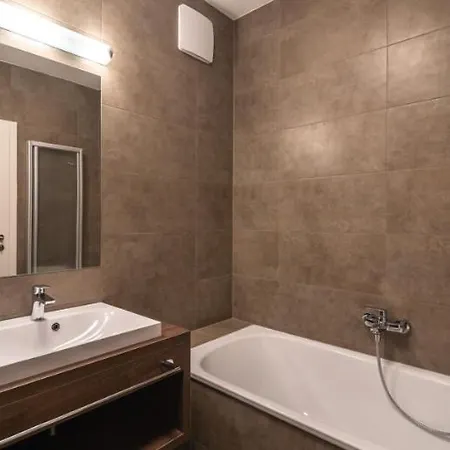 Apartment Stadtdomizil 10 *